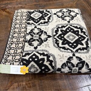 Peri Home Moroccan Tiles Cotton Black Tan Terry Loops Bath Soft Towel 28x54” NWT